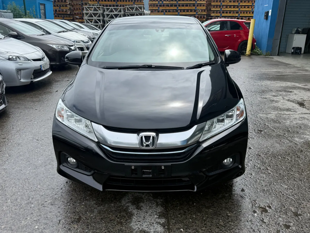 2015 Honda Grace Automatic Hyrbid - Image 2