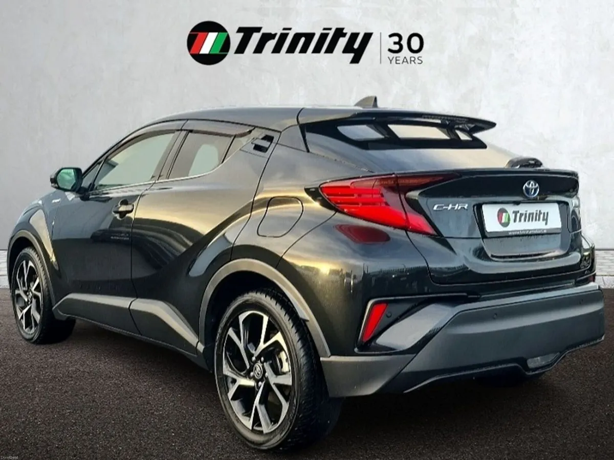 Toyota C-HR ** 1.8 HYBRID ** AUTO ** HUGE SPEC ** - Image 3