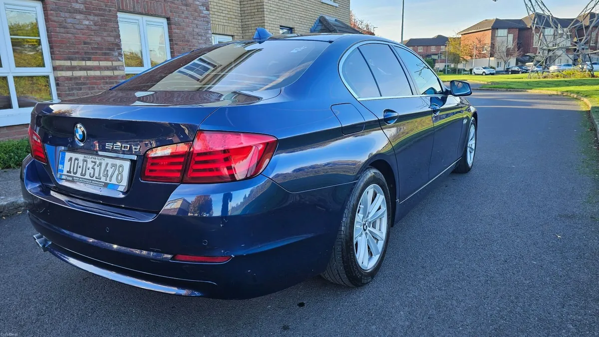 BMW 5-Series 2010 - Image 2