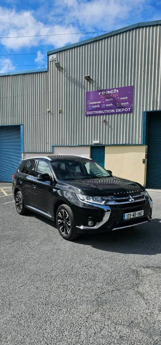 *MASSIVE SPEC* 172 Mitsubishi Outlander PHEV - Image 1