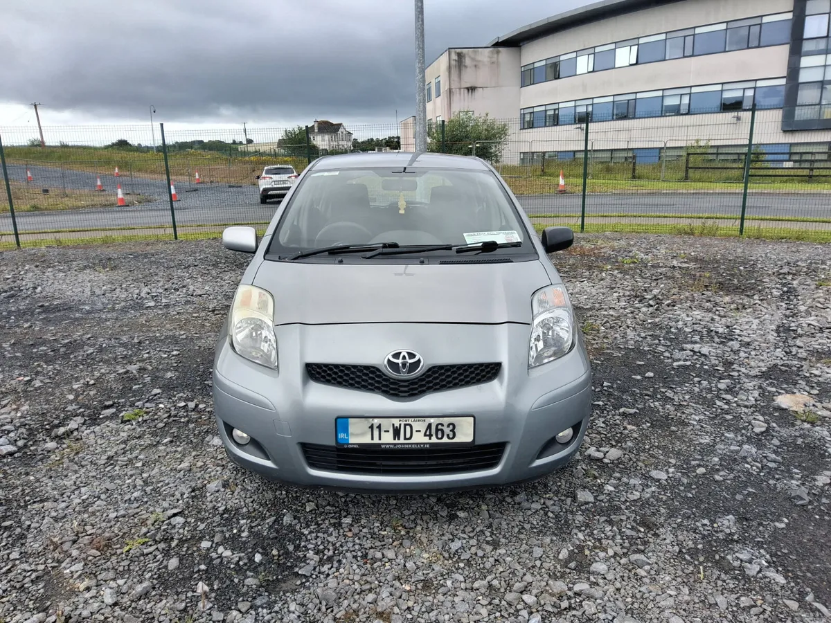Maindealer Auction Unreserved Toyota Yaris 2011 - Image 1