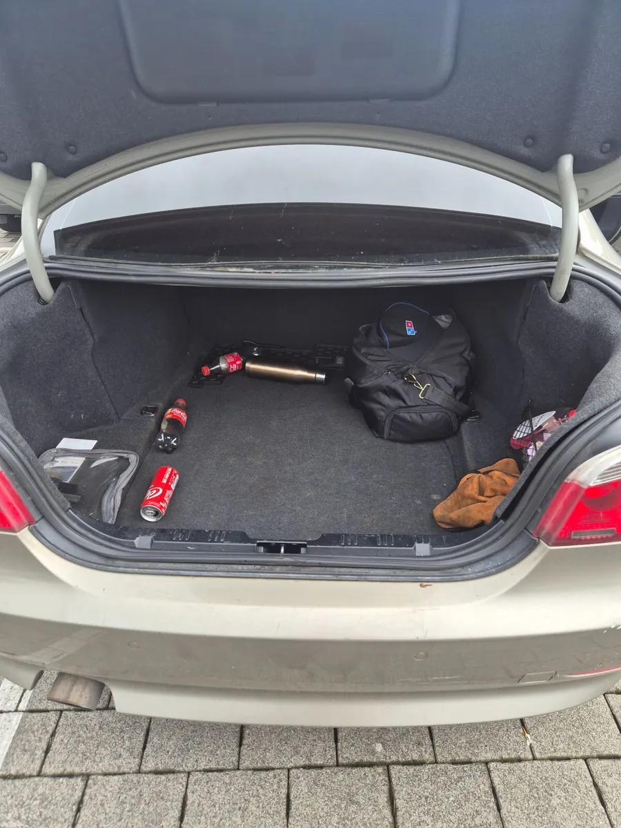 BMW 5-Series E60 SE 2006 - Image 4