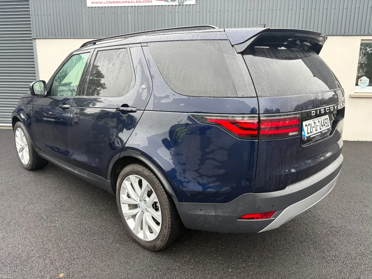 221 Land Rover Discovery 3.0 D300 SD6 SE Commerial - Image 3