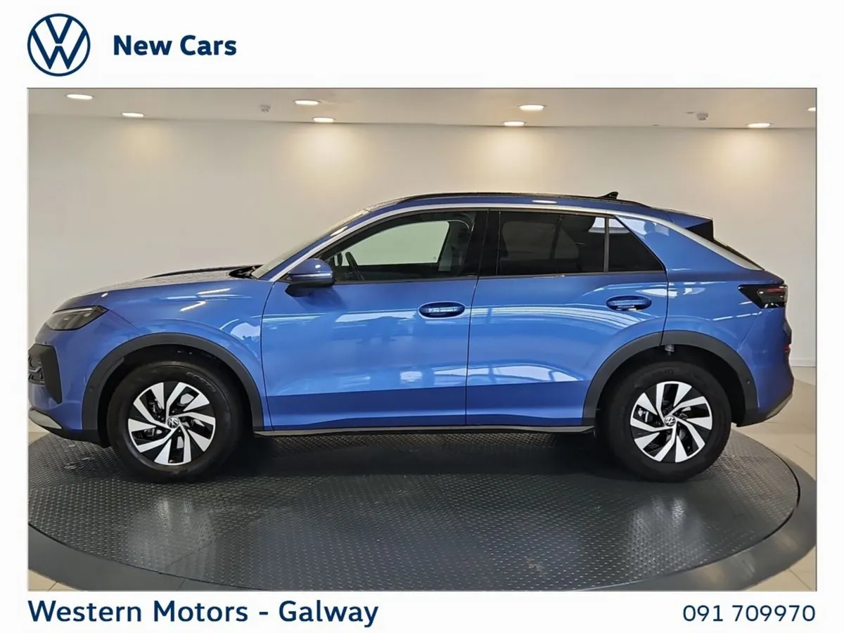 Volkswagen T-Roc Life, Alloys, LED Lights, Sensors - Image 5