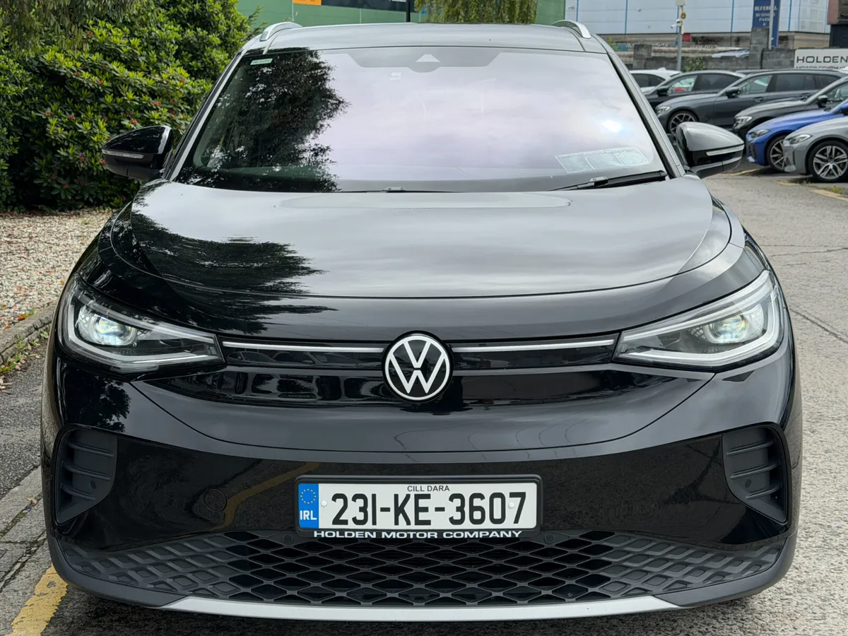2023 Volkswagen ID.4 PURE. 52KWH. PAN ROOF. 2 KEYS - Image 4