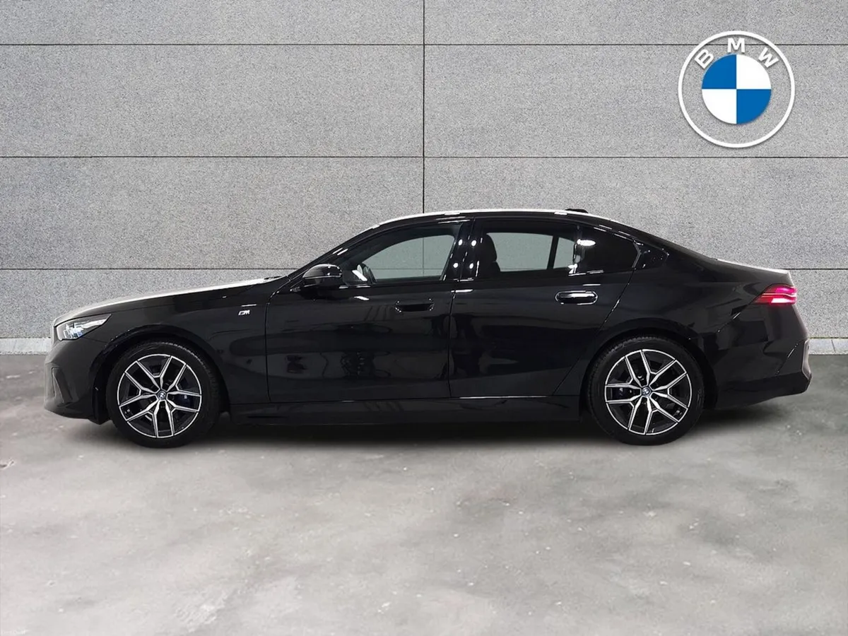 BMW i5 eDrive40 M Sport Saloon - Image 4