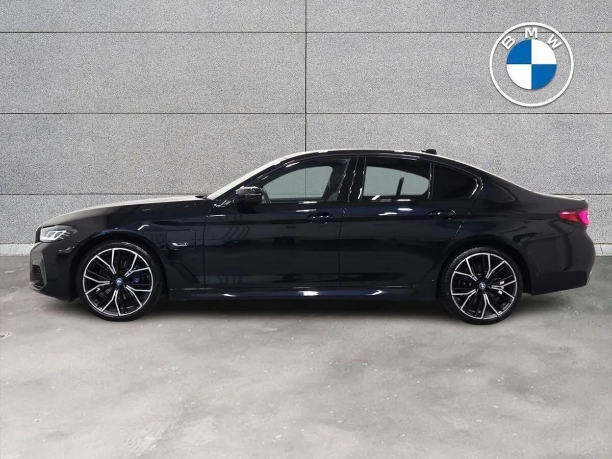 BMW 5-Series 530e M Sport Saloon - Image 3
