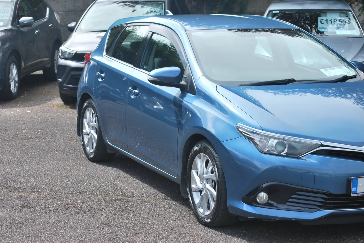 Toyota Auris 2016 Luna 1.4 D4D 5 Door - Image 3
