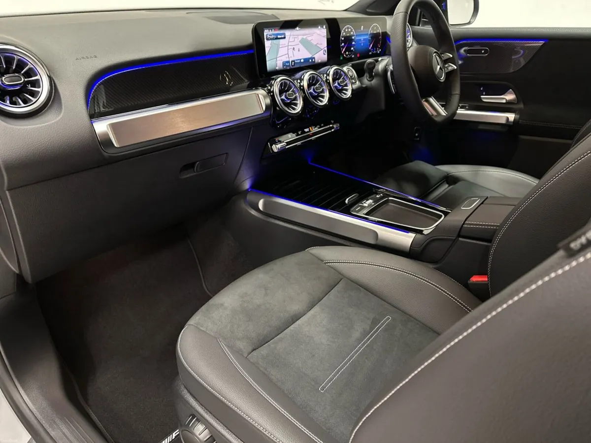 Mercedes-Benz GLB GLB200 D AMG Line + - Image 6
