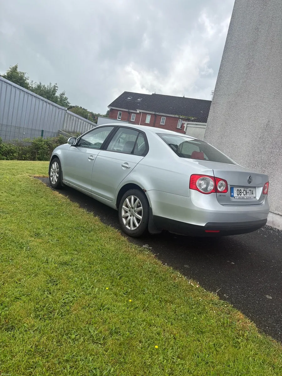 Volkswagen Jetta - Image 4