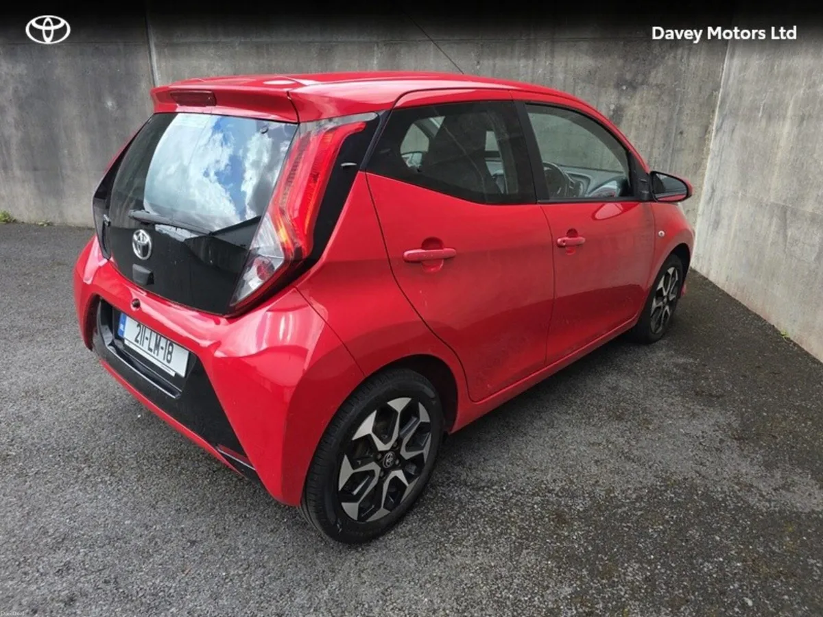 Toyota Aygo AYGO 1.0 5DR XPLAY SPHONE - Image 2