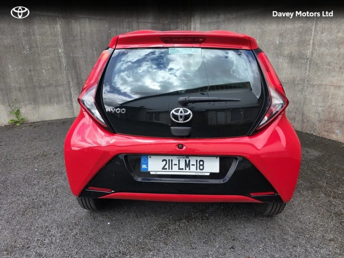 Toyota Aygo AYGO 1.0 5DR XPLAY SPHONE - Image 4
