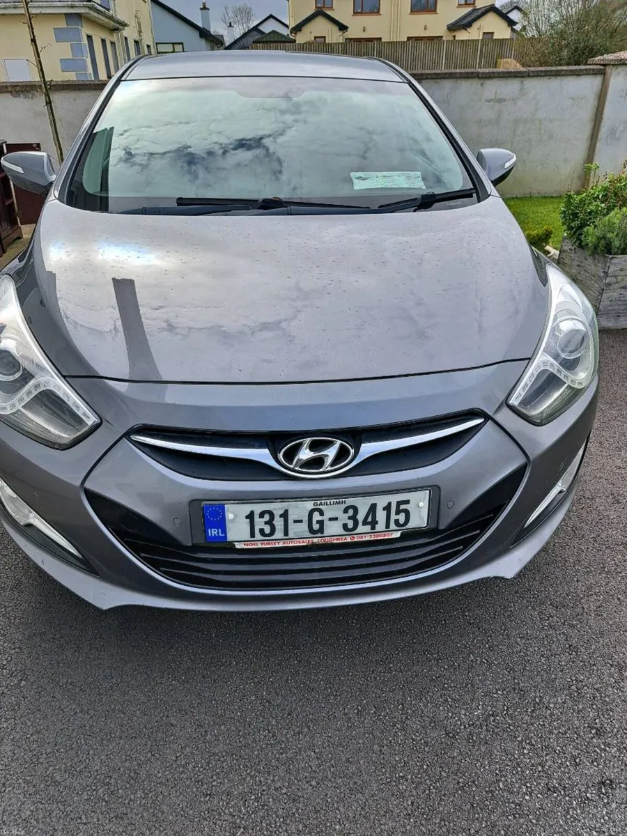 Graphite Grey Hyundai I40 Saloon - Image 1