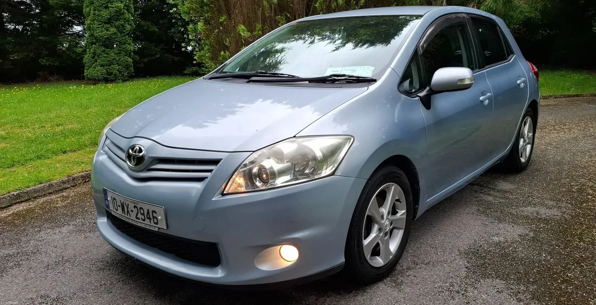 10 Toyota Auris , AUTOMATIC,   LOW KMS - Image 4