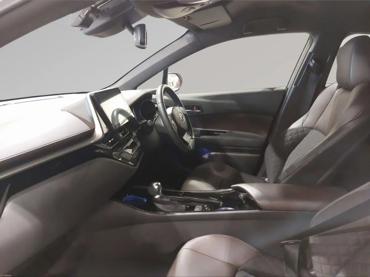 Toyota C-HR Hybrid - Image 3