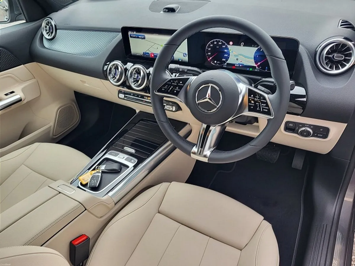 Mercedes-Benz GLA GLA200d Progressive Line PLUS AU - Image 2
