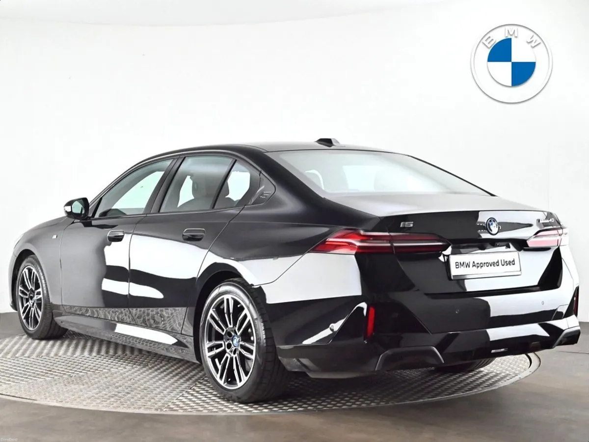 BMW i5 eDrive40 M Sport Saloon - Image 2