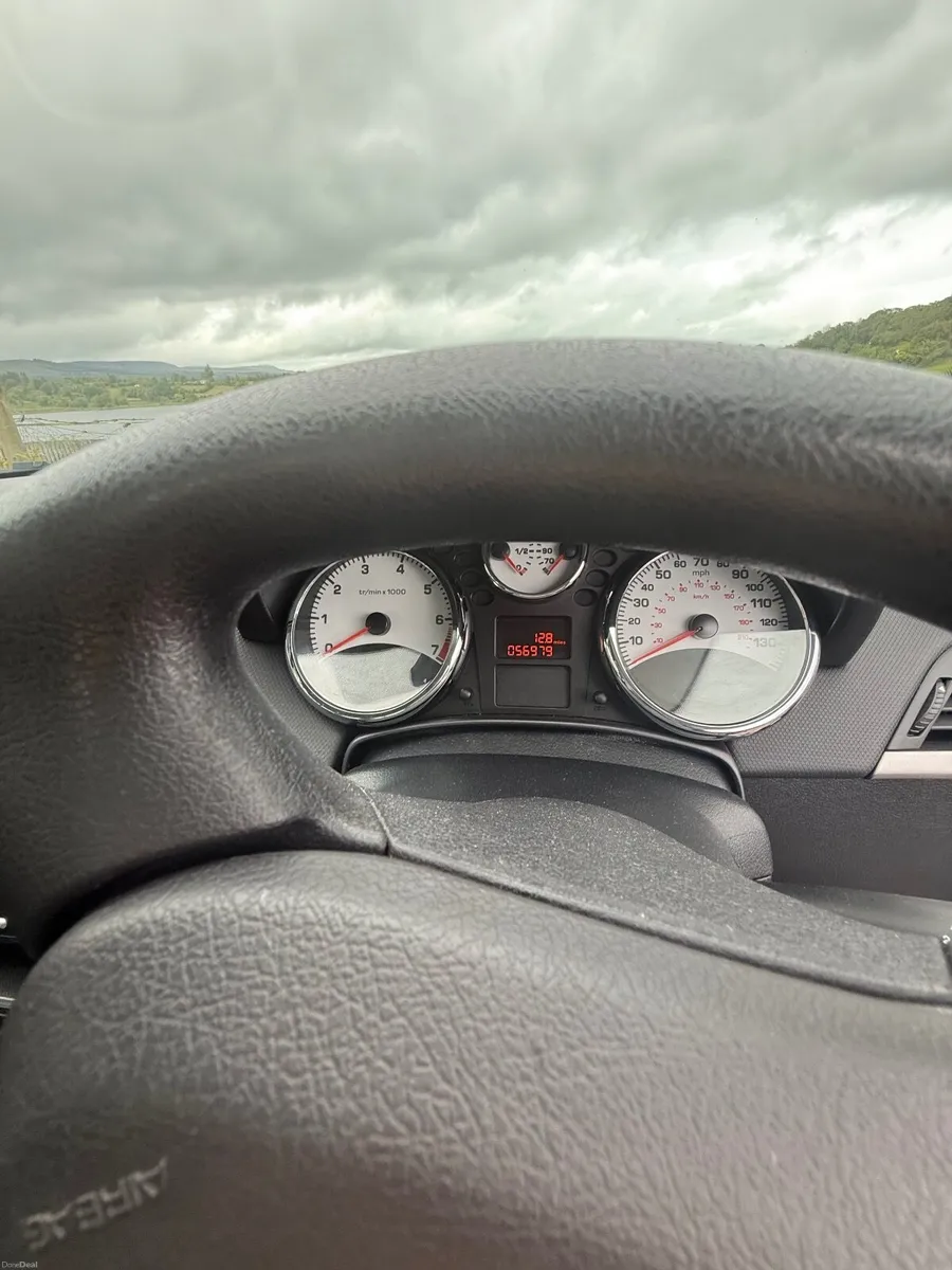 Peugeot 207 2010 (Convertible) - Image 5