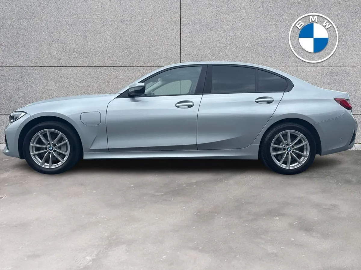 BMW 3-Series 330e SE Pro Saloon - Image 4