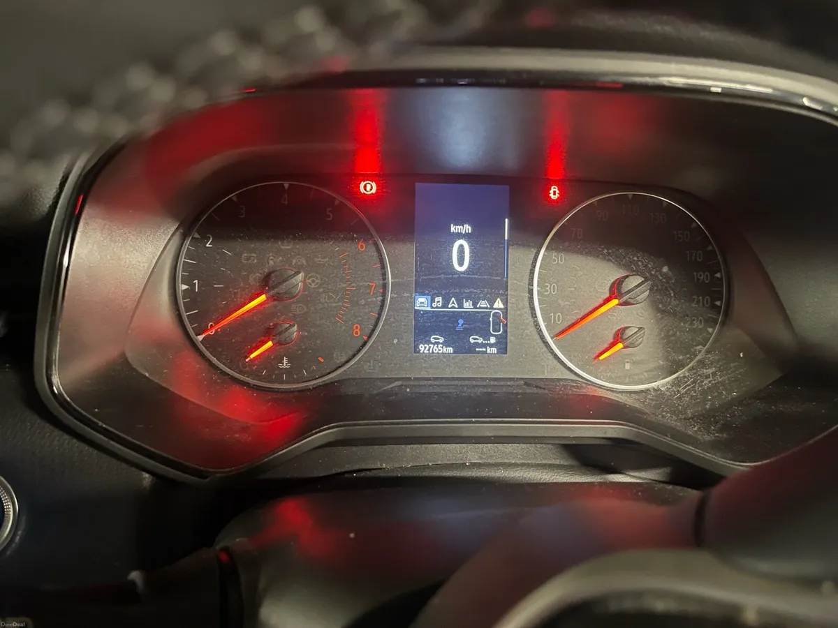 Car - Image 6