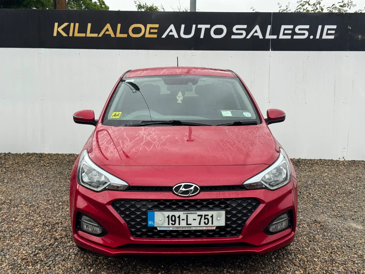 2019Hyundai i20 1.2 Deluxe (Top spec & low miles) - Image 2