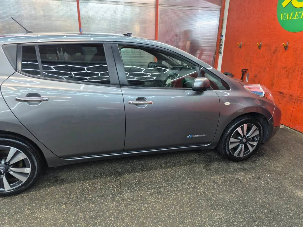 Nissan Leaf Tekna 2015 24kw - Image 1