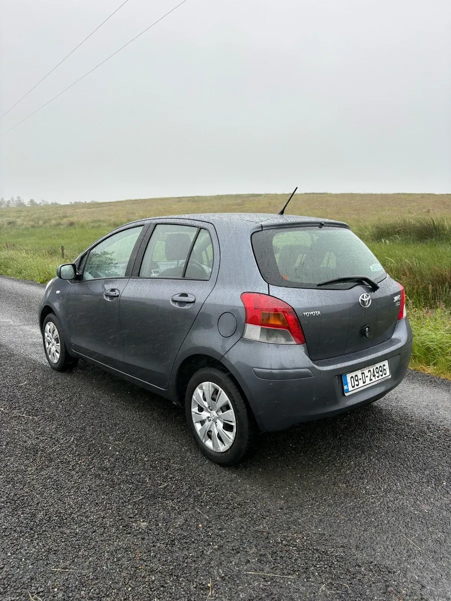Toyota Yaris Aura - Image 4
