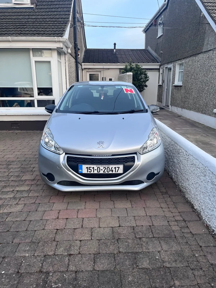 Peugeot 208 2015 - Image 1