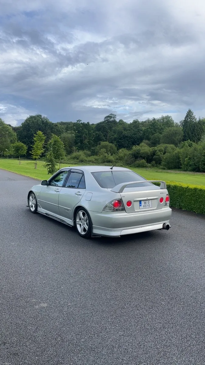 Toyota Altezza - Image 4
