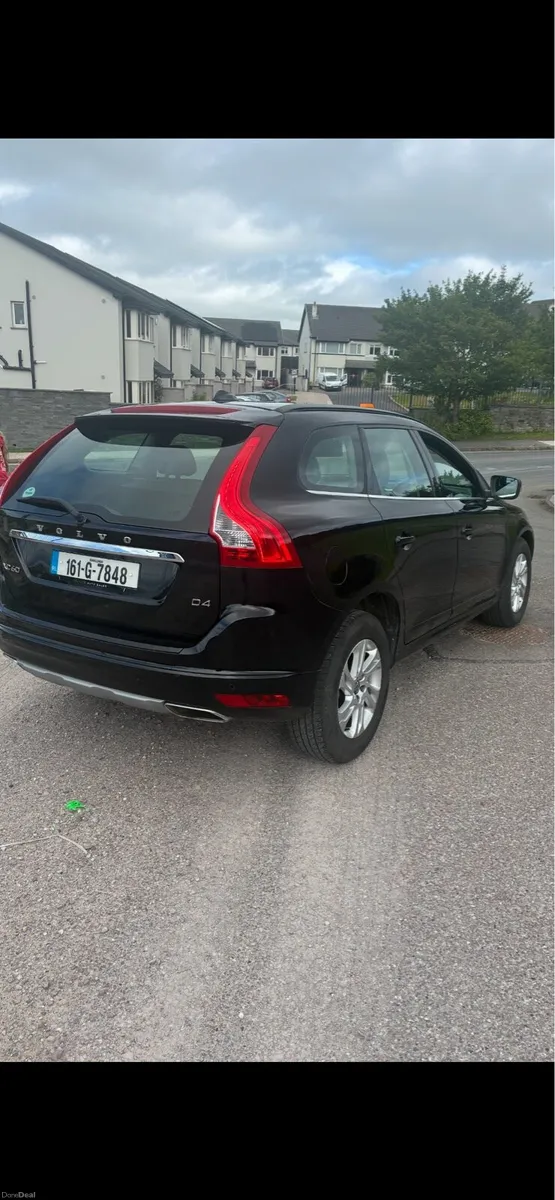 VOLVO XC60 - Image 4