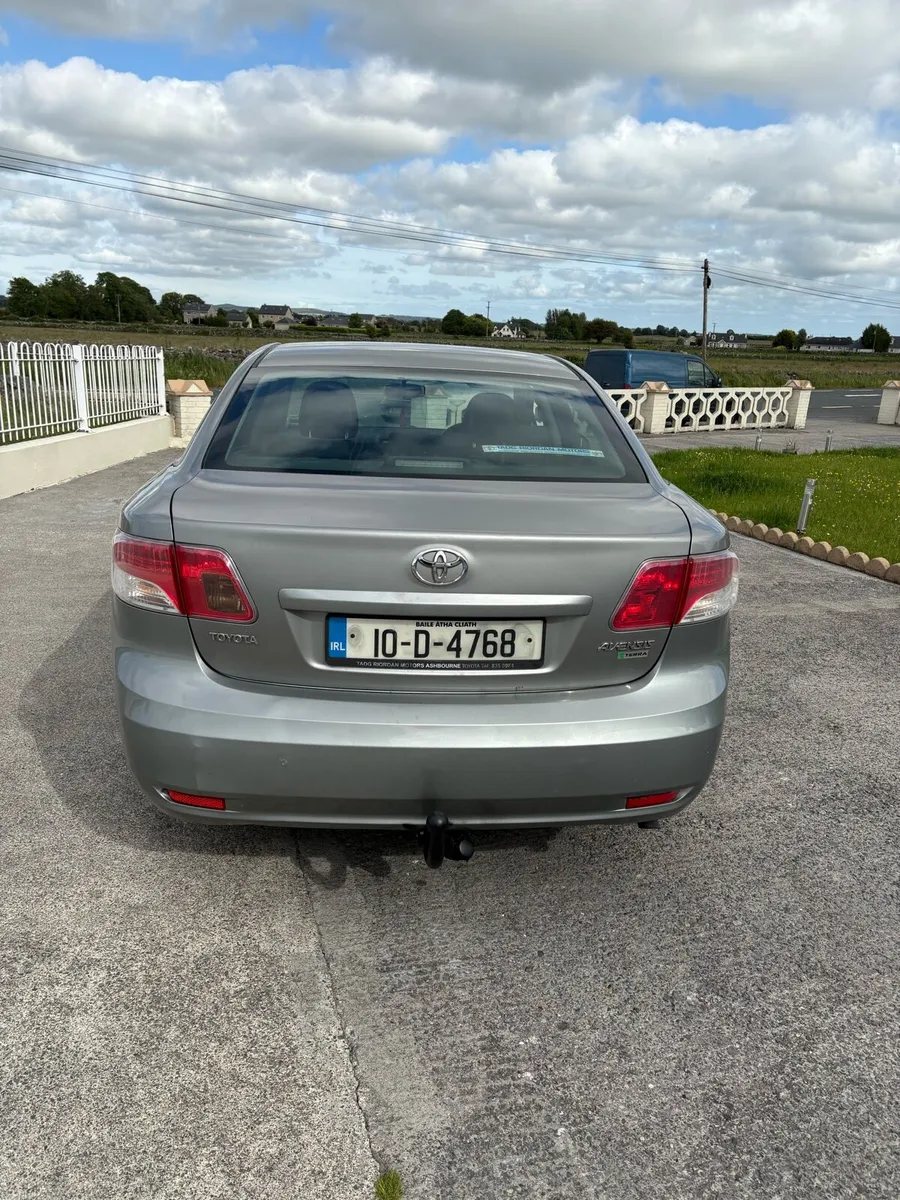 VERY Clean  Toyota Avensis - Image 4
