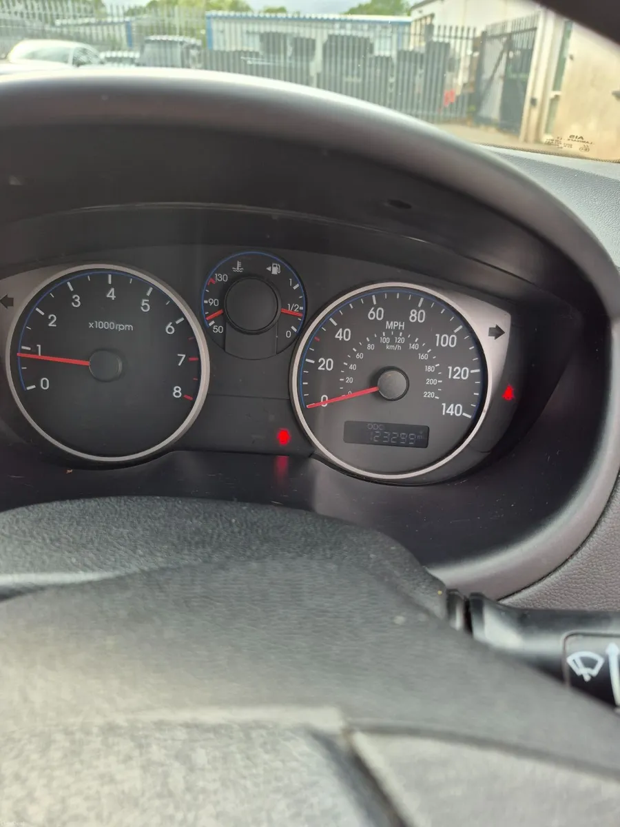 Hyundai i20 2012 - Image 2