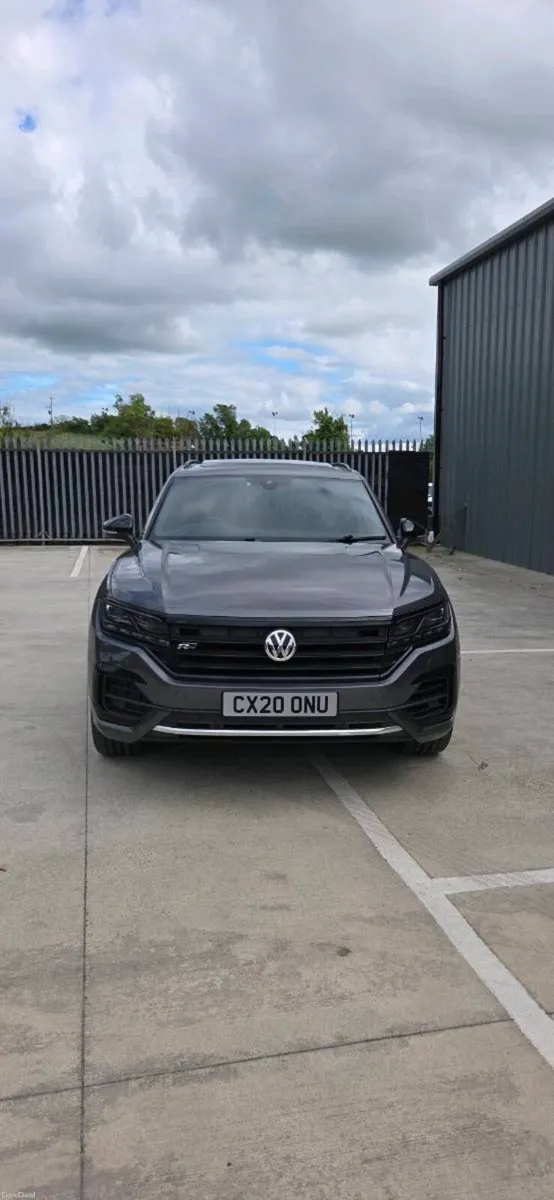Volkswagen Touareg - Image 1