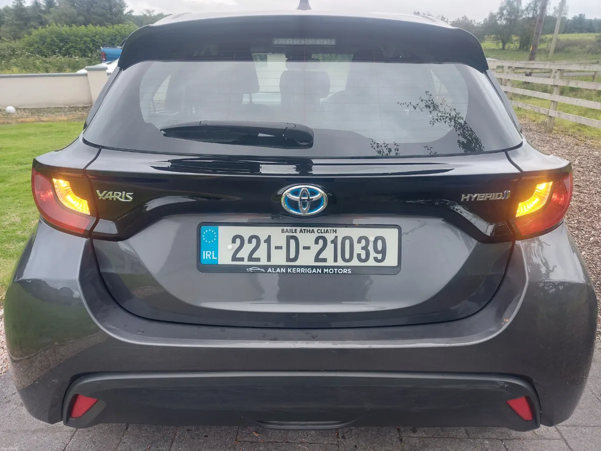 TOYOTA YARIS 2022' HYBRID - LUNA - Image 1