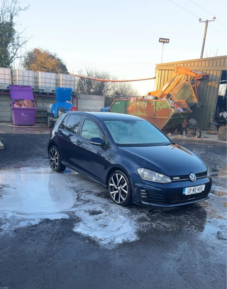 Volkswagen Golf - Image 1