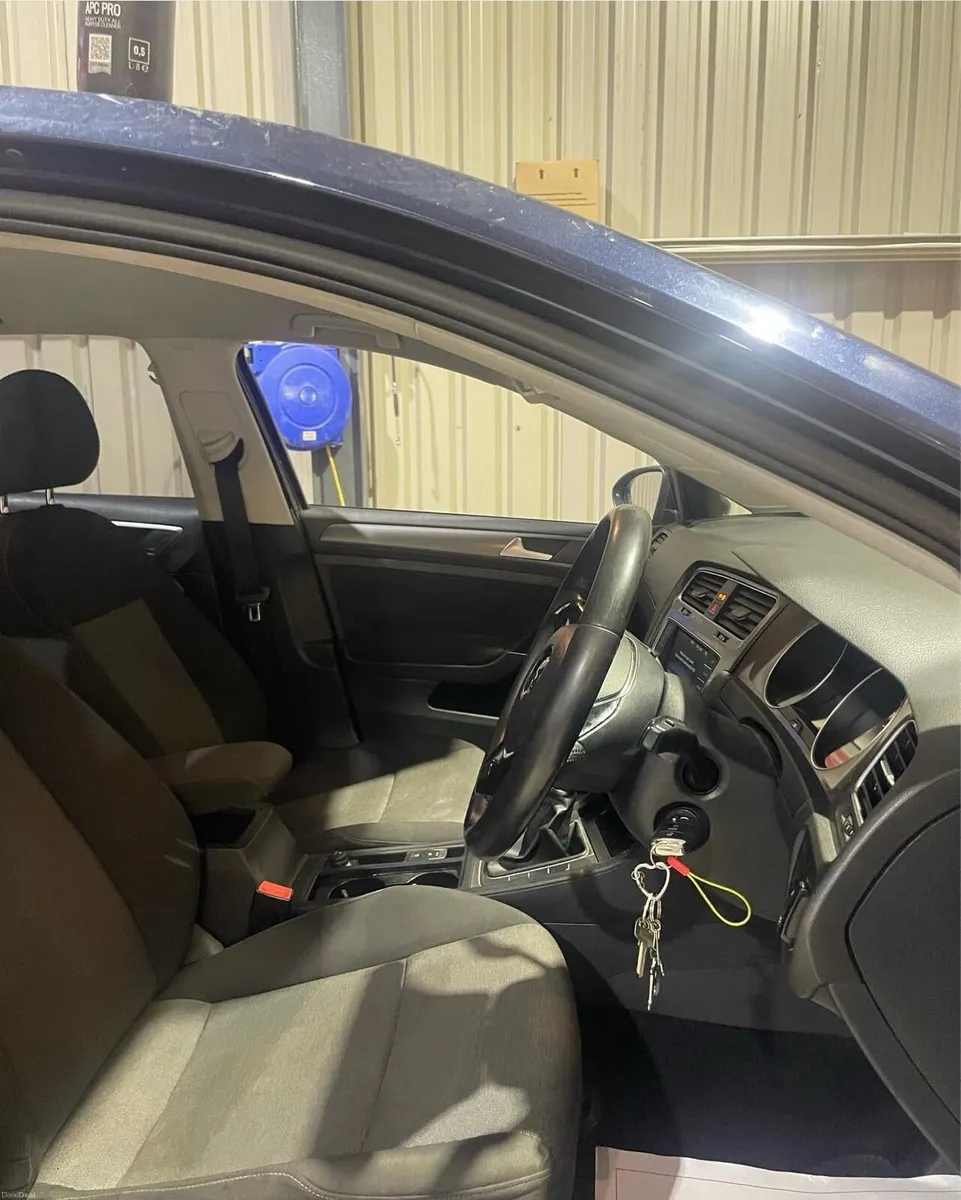 Volkswagen Golf - Image 5