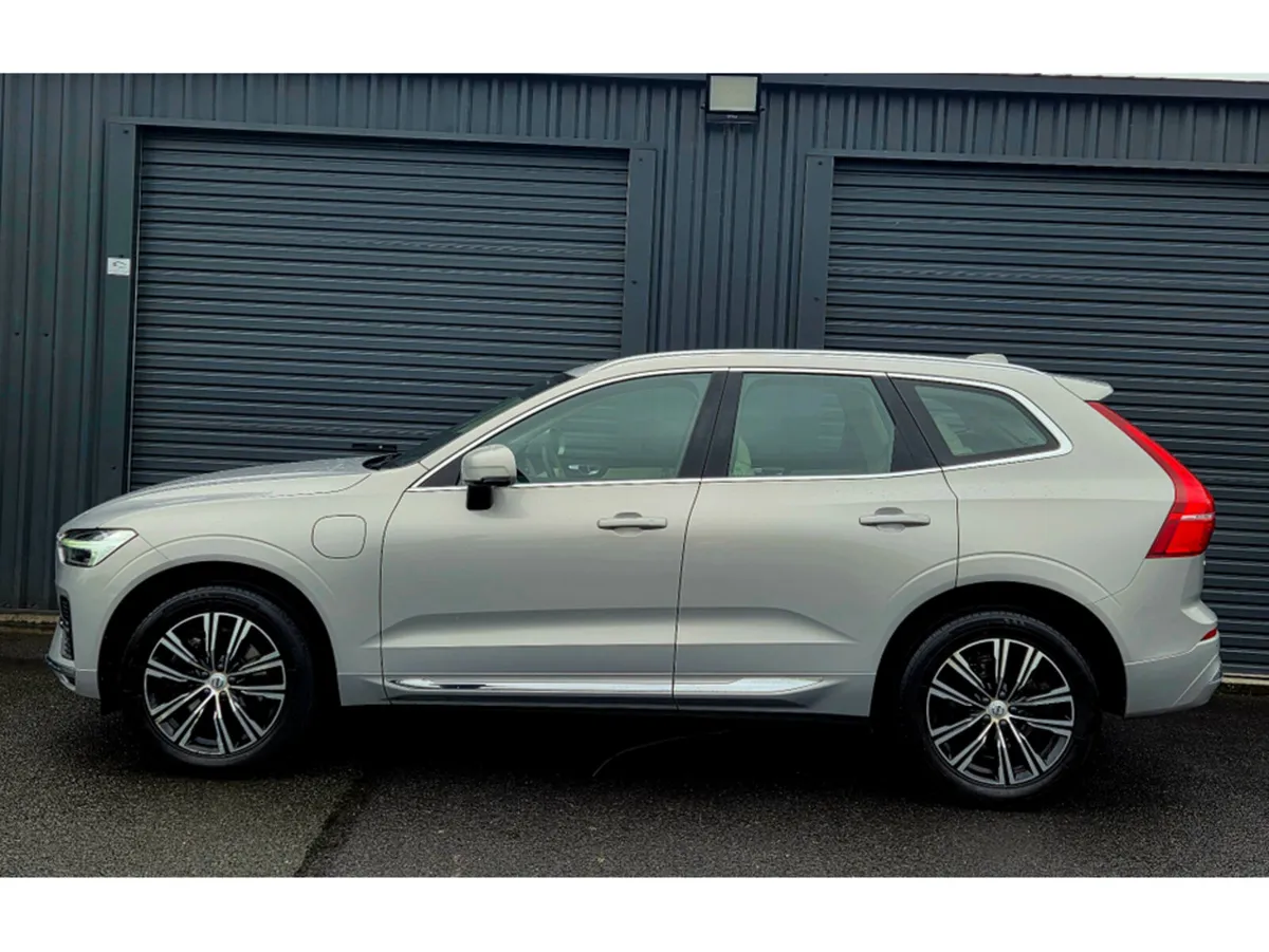Volvo XC60 INSCRPTION T6 PHEV - Image 4