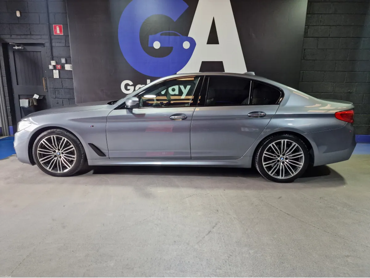 BMW 5-Series 2.0D M SPORT AUTO **SAT NAV, PARKING - Image 5