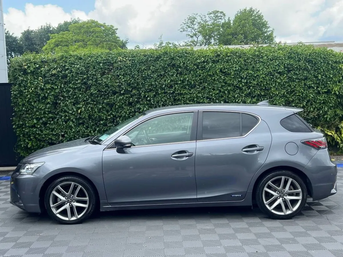 Lexus CT 1.8 HYBRID AUTO // LEATHER/SUEDE POWERED - Image 3