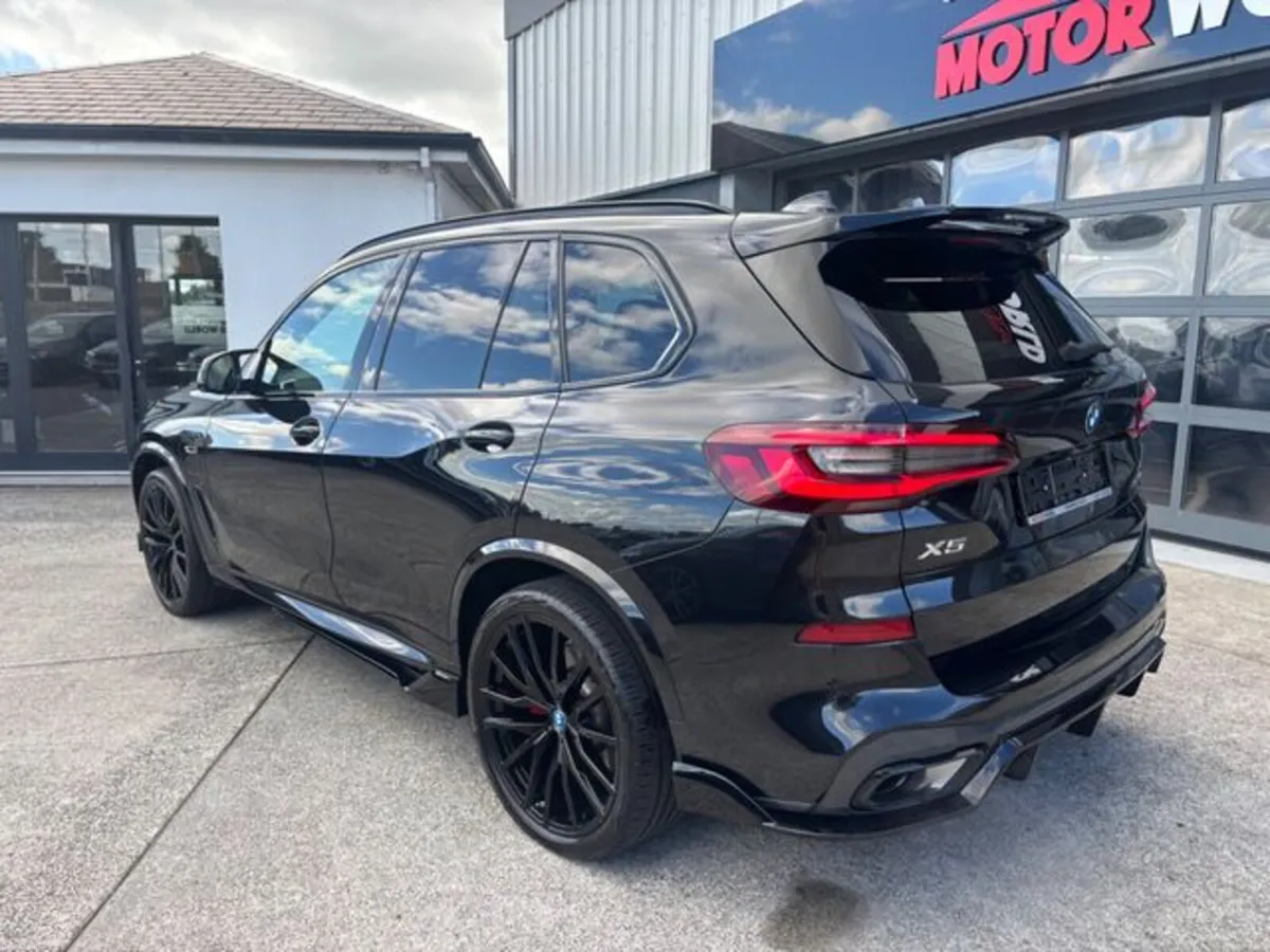 BMW X5 X DRIVE45E M SPORT - Image 2