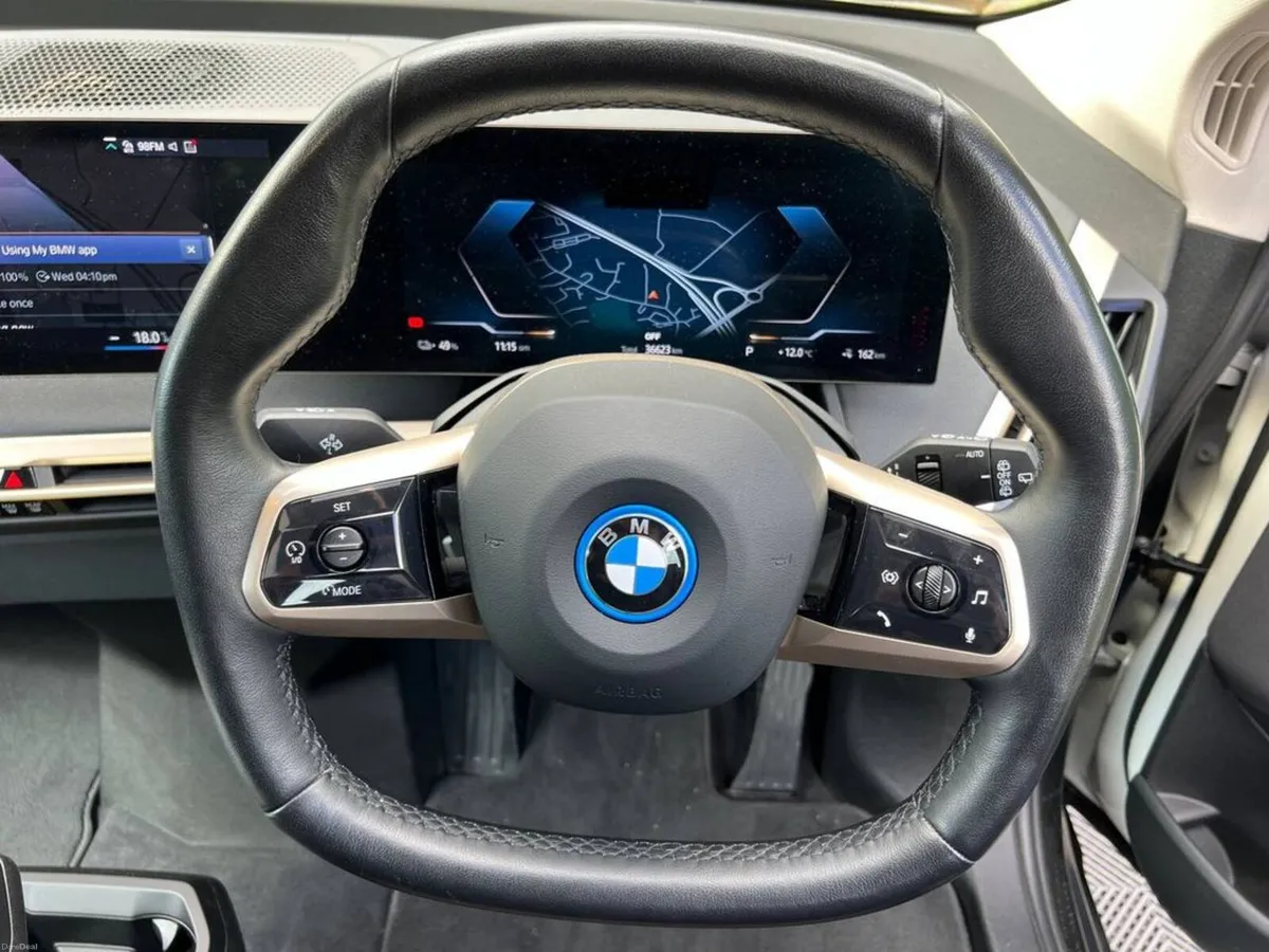 BMW iX SPORT XDRIVE40 76.6KWH ** HIGH SPEC ** // L - Image 4