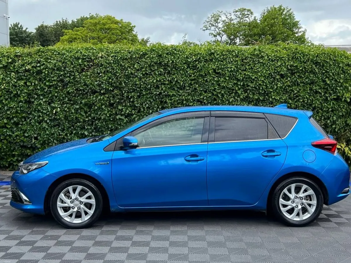 Toyota Auris 1.5 HYBRID AUTO // MULTIMEDIA DISPLAY - Image 3