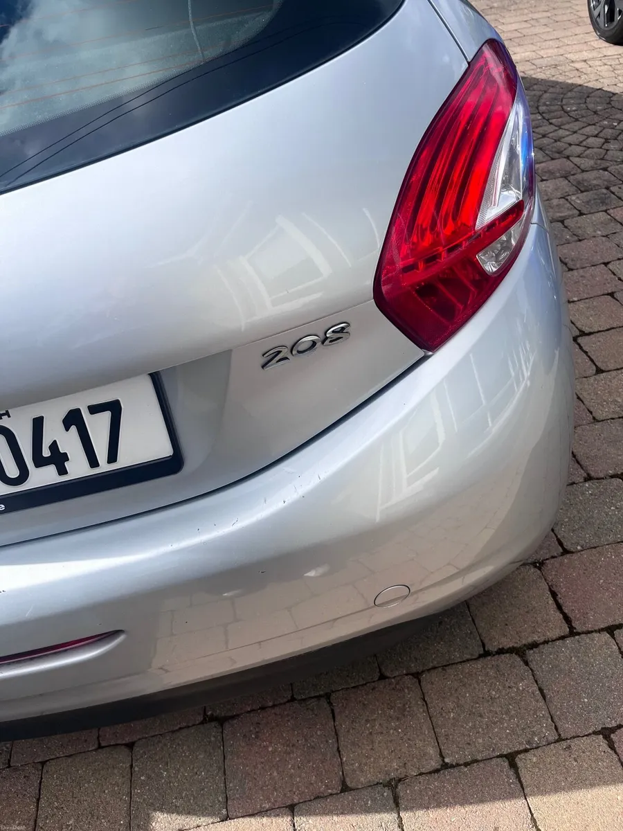 Peugeot 208 2015 - Image 2