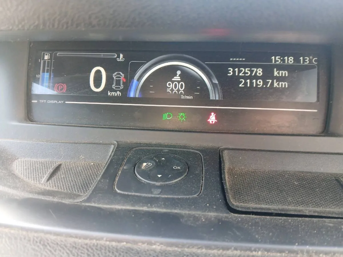 Car - Image 6