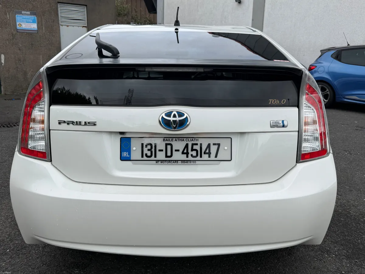 Toyota Prius 1.8 Hybrid - Image 6