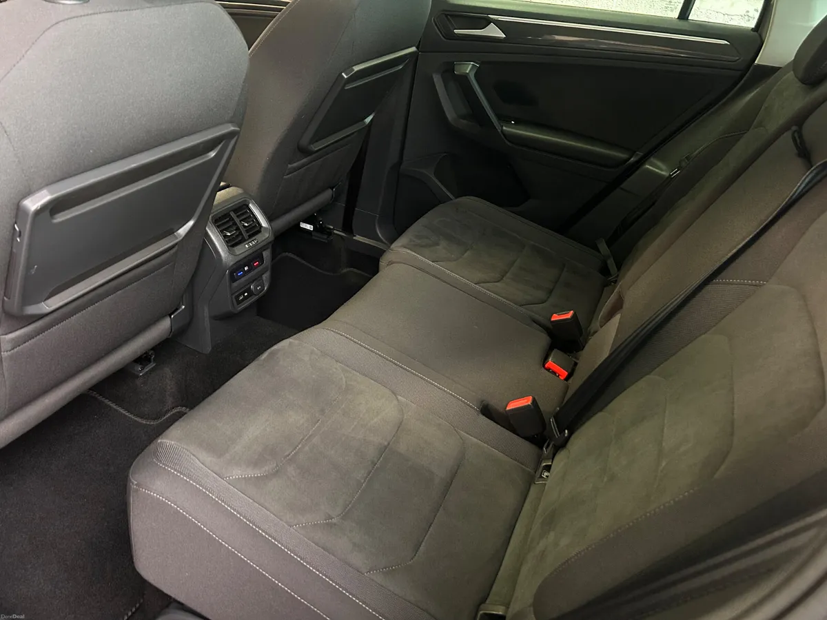 2020 Volkswagen Tiguan R Line Automatic - Image 3