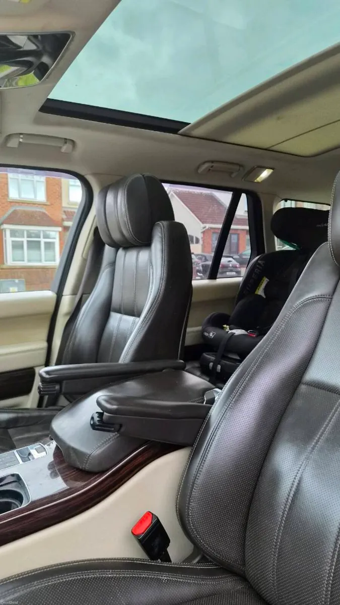 Range Rover Vogue 4.4tdv8 / €333 Tax (5 Seater) - Image 6