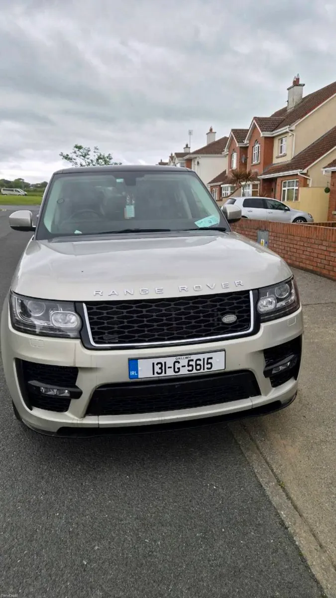 Range Rover Vogue 4.4tdv8 / €333 Tax (5 Seater) - Image 2