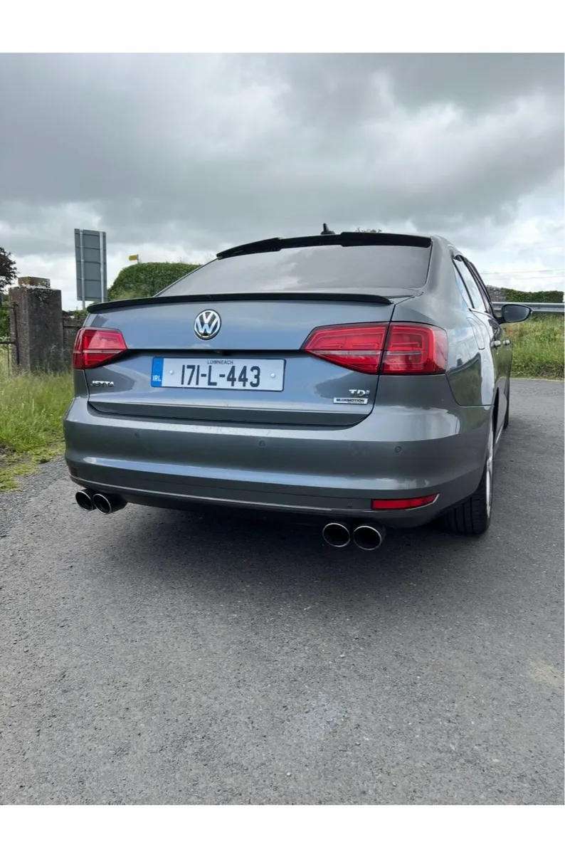 Car - Image 2