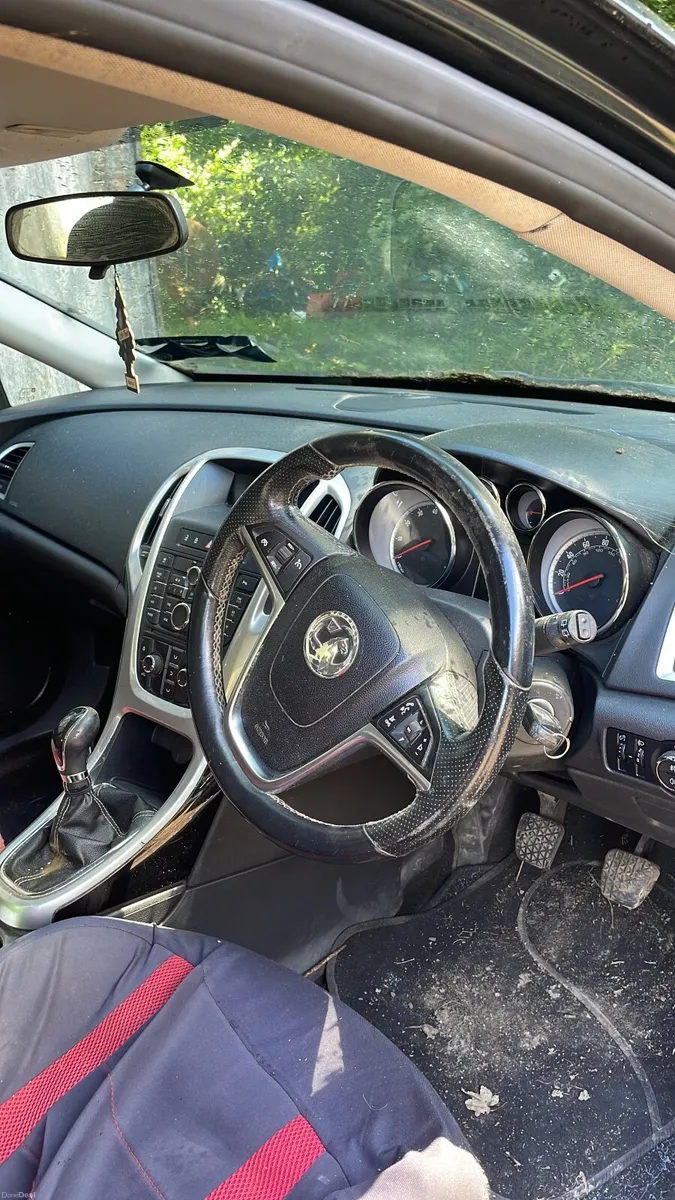Vauxhall Astra 2012 - Image 3